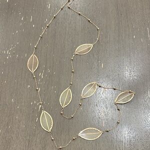 Elegant Gold Leaf Necklace
